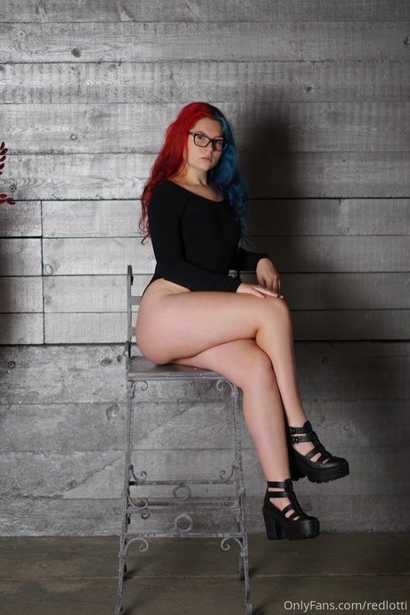 Lotti N exclusive model picture