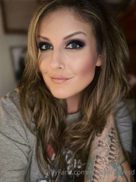 lovelybrilovesd sex model photo