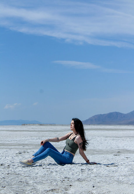 Addi exclusive actress photo