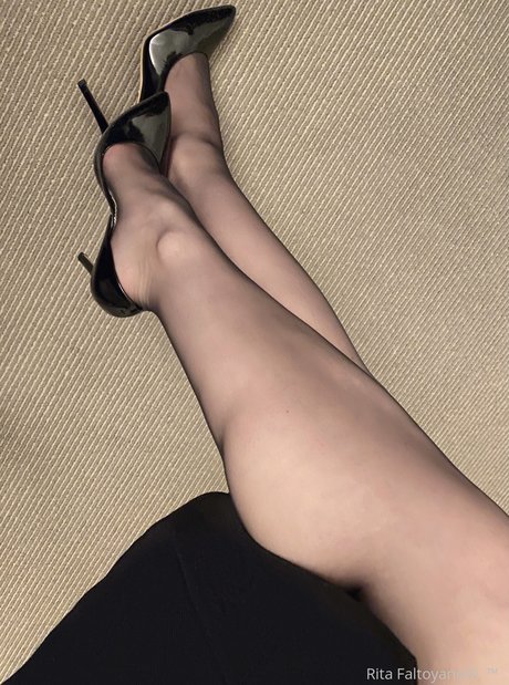 Rita Faltoyano pornstar sex pic