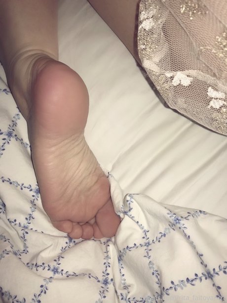 Rita Faltoyano porn model photo