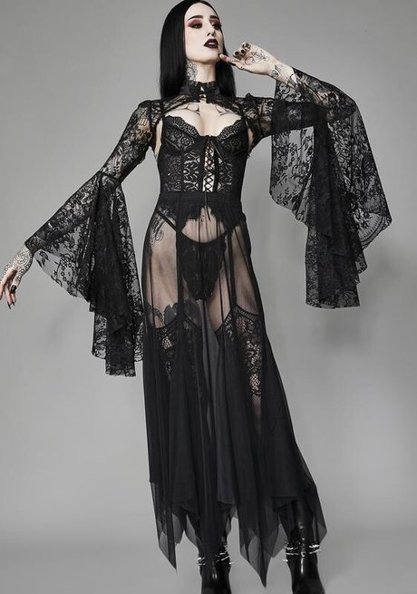 Emma Vauxdevil erotic model pictures