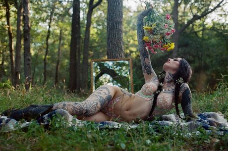 Emma Vauxdevil pornographic actress pic