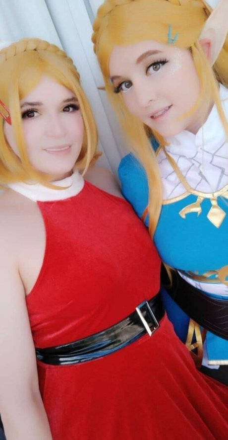 Foxy Cosplay star sexy pictures