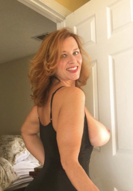 HoneyBeeZone exclusive model gallery