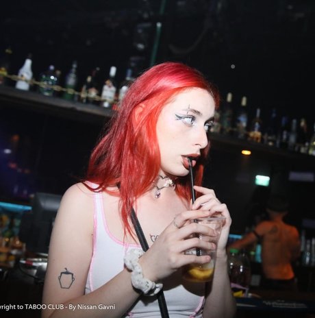 VelNick hot model pics