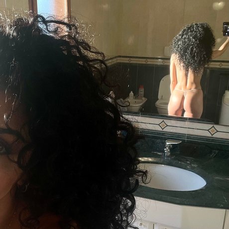 Fredys model pretty photos