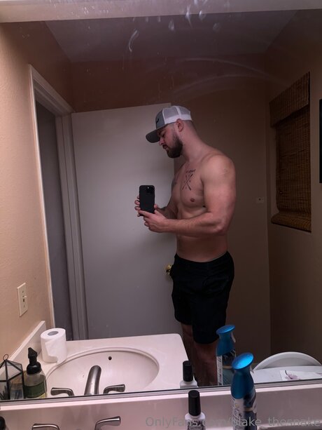 Blake Thesnake nudes actress pictures