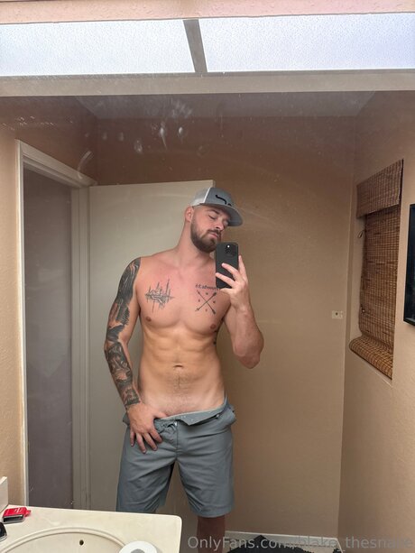 Blake Thesnake hot actress picture