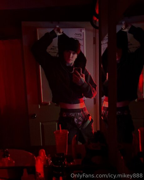 Icy Mikey888 free star image