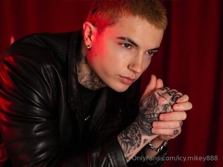 Icy Mikey888 pornstar art photos