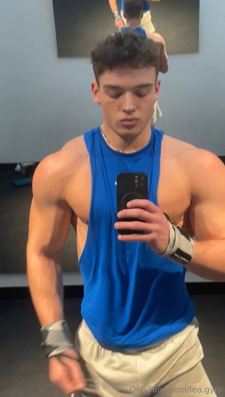 Leo Gym pornstar sexy img