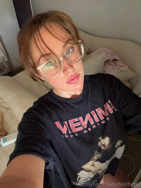 Hollbabe naked model img