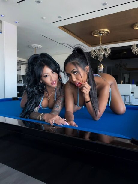 Kiaramoontv model art images