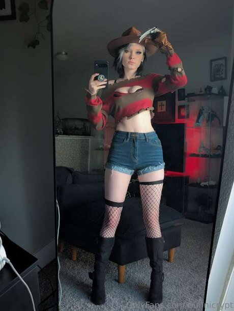 Bunnicrypt pornographic actress image