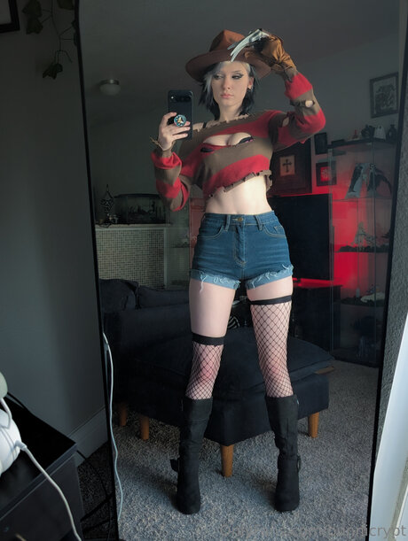 Bunnicrypt top model pic