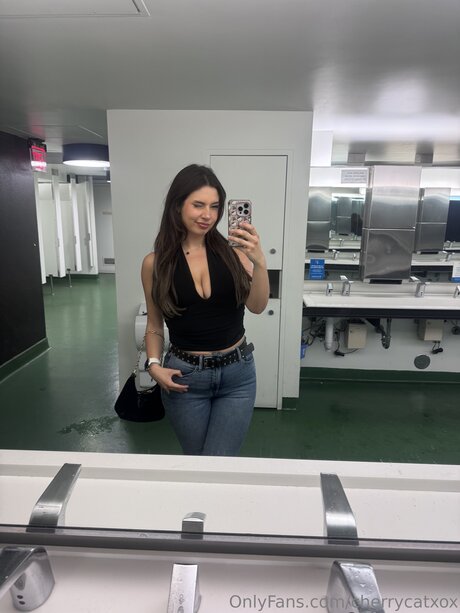 Cherrycatxox pretty pornstar picture