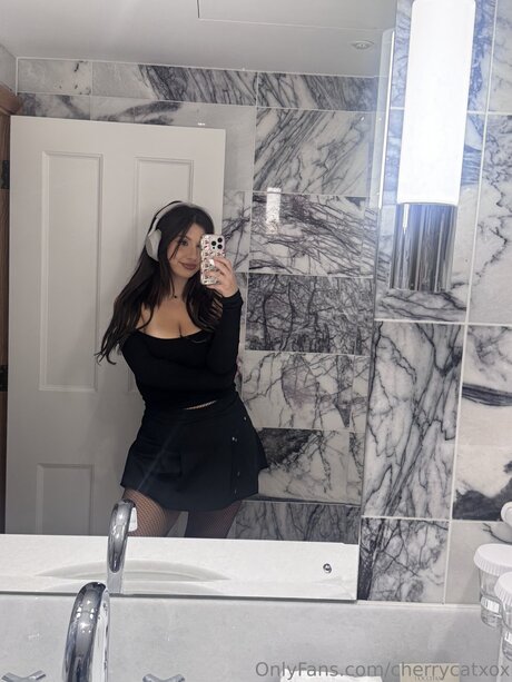 Cherrycatxox nice model picture