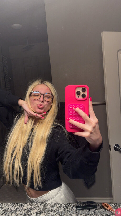 Petiteblondemodel star nudes image