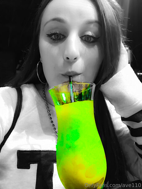 amateur squirt onlyfans nude picture