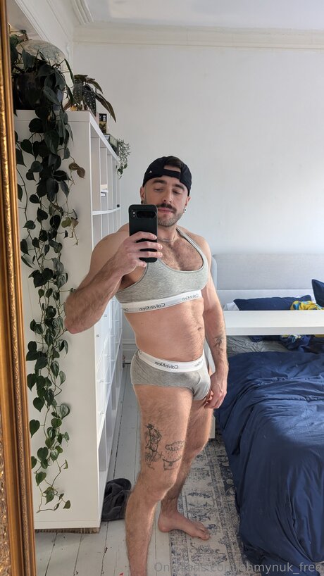 Ohmynuk Free star porn pics