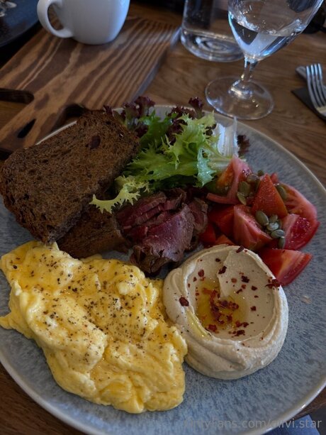 Olivi Star model exclusive picture