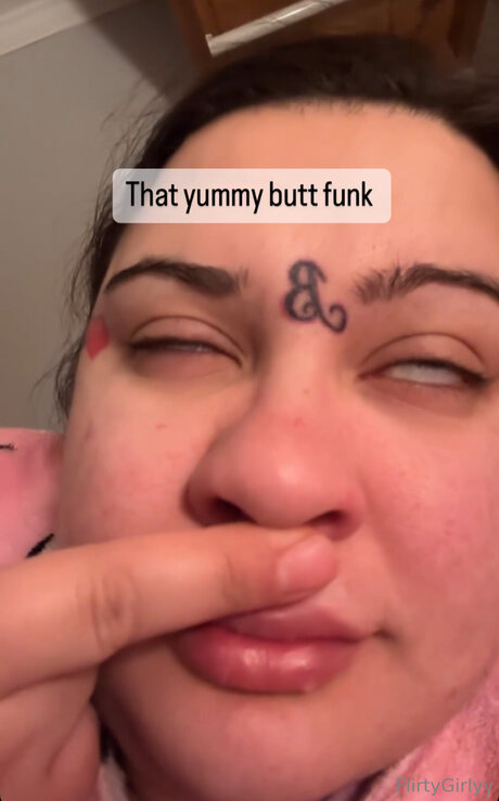 Bellathecat model hot pic