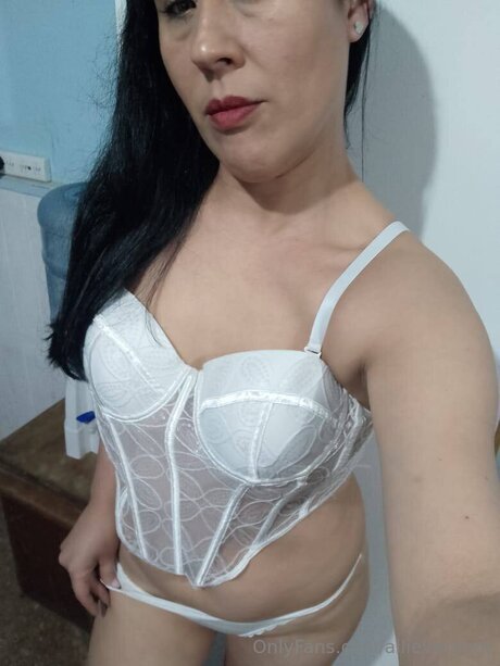 Allieveryhot adult actress pic