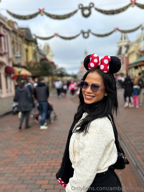 Ambarxreyes hd actress pictures