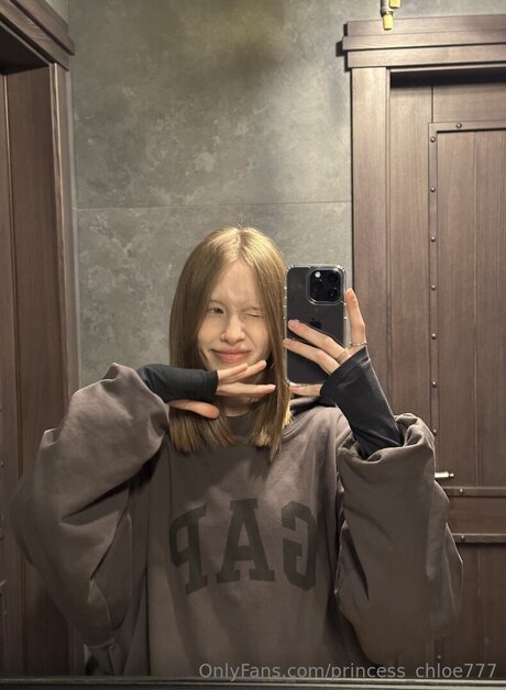 Princess Chloe777 pretty model image