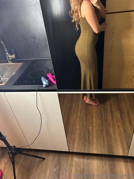 Maisiebee pornstar sex img