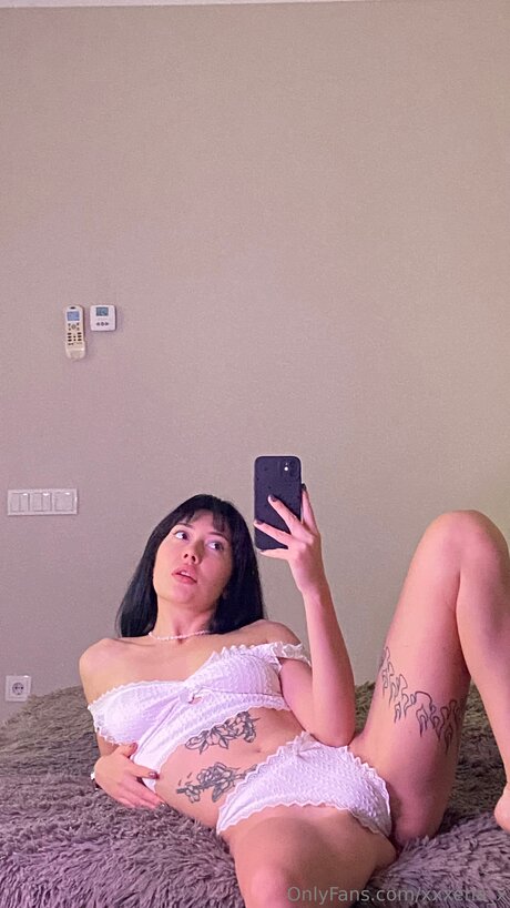 Xxxena X model beautiful pic