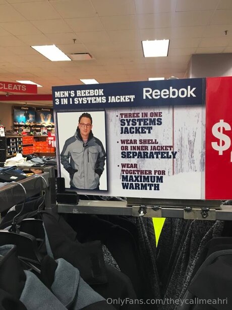 Theycallmeahri nude model photo