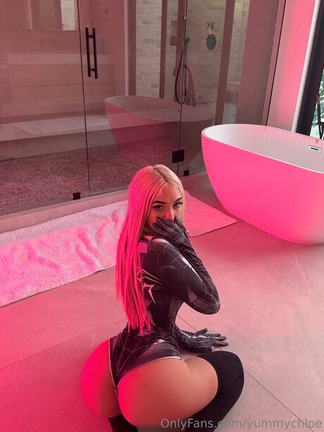 Yummychloe pornstar free img