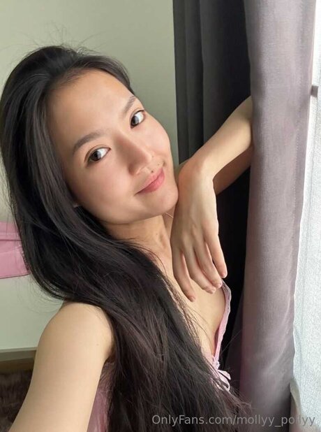 Mollyy Pollyy star beautiful photos