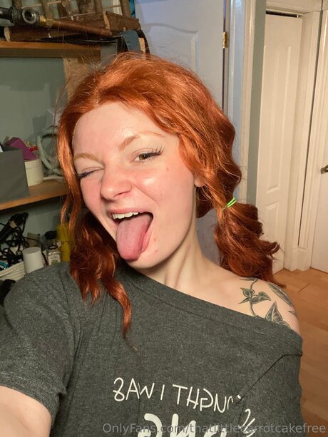 Thatlittlecarrotcakefree model erotic photo