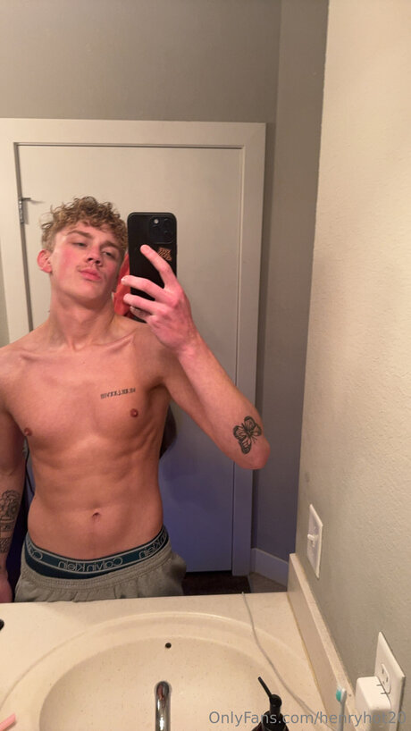Henryhot20 model exclusive image