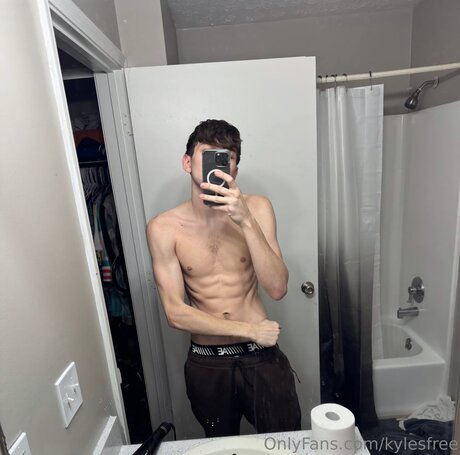 Kylesfree nice model img