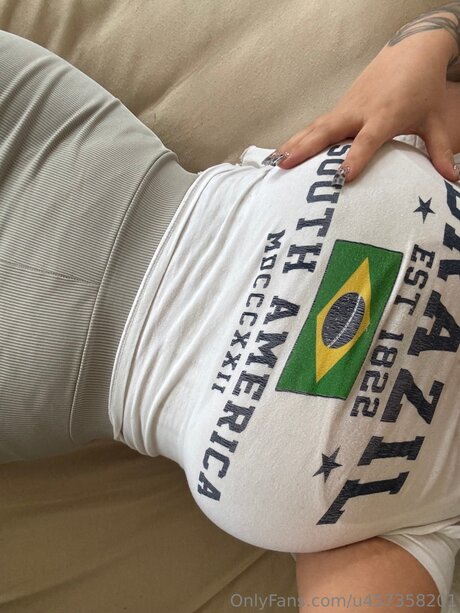 U457358201 hot star photo