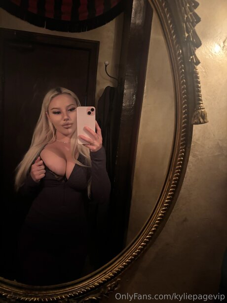 Kyliepagevip art star gallery
