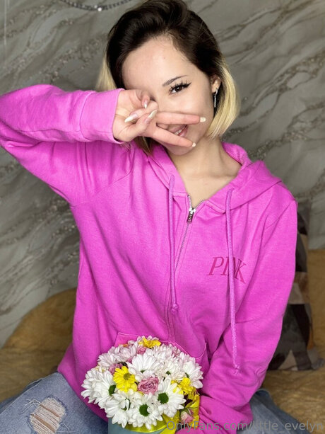 Little Evelyn porn model picture