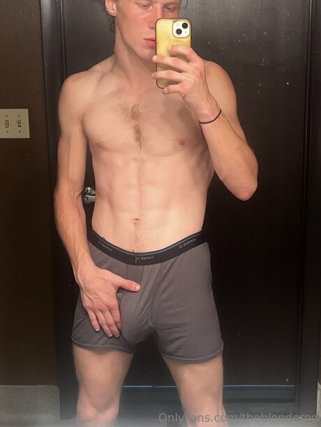 Theblonderod pornstar nude pic