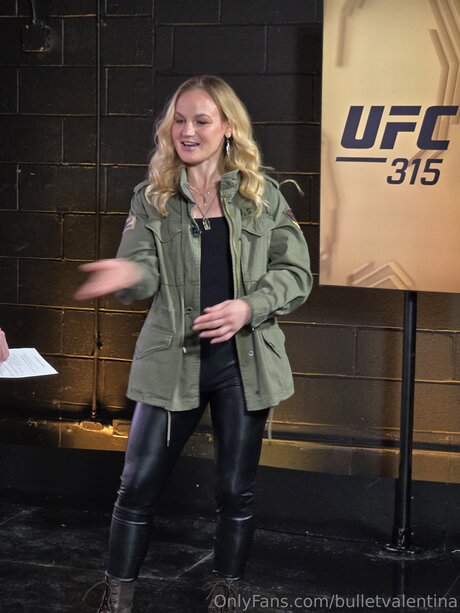 Bulletvalentina sexy actress image