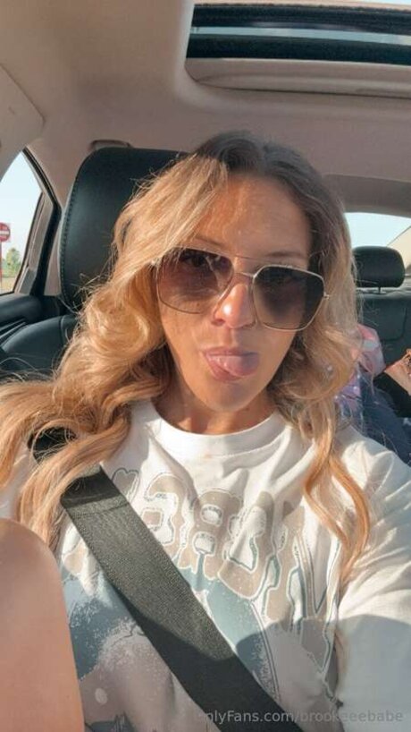 Brookeeebabe pretty pornstar pics