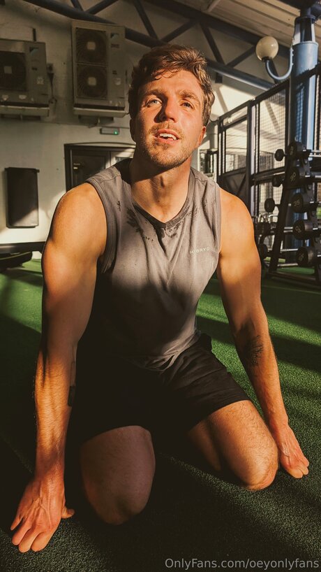 Oeyonlyfans star pornographic galleries