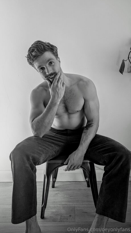 Oeyonlyfans art model picture