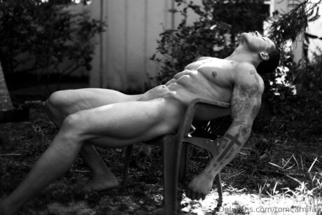 Tomtheb0mb erotic star pic