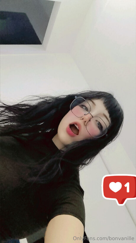 Bonvanille adult star pic