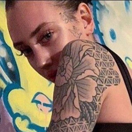 Lil Bo weep nude model image