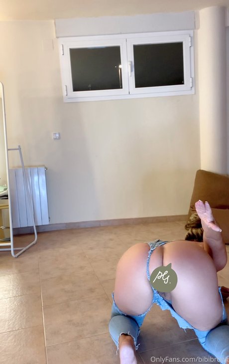 Sandra Maria Brook exclusive actress image